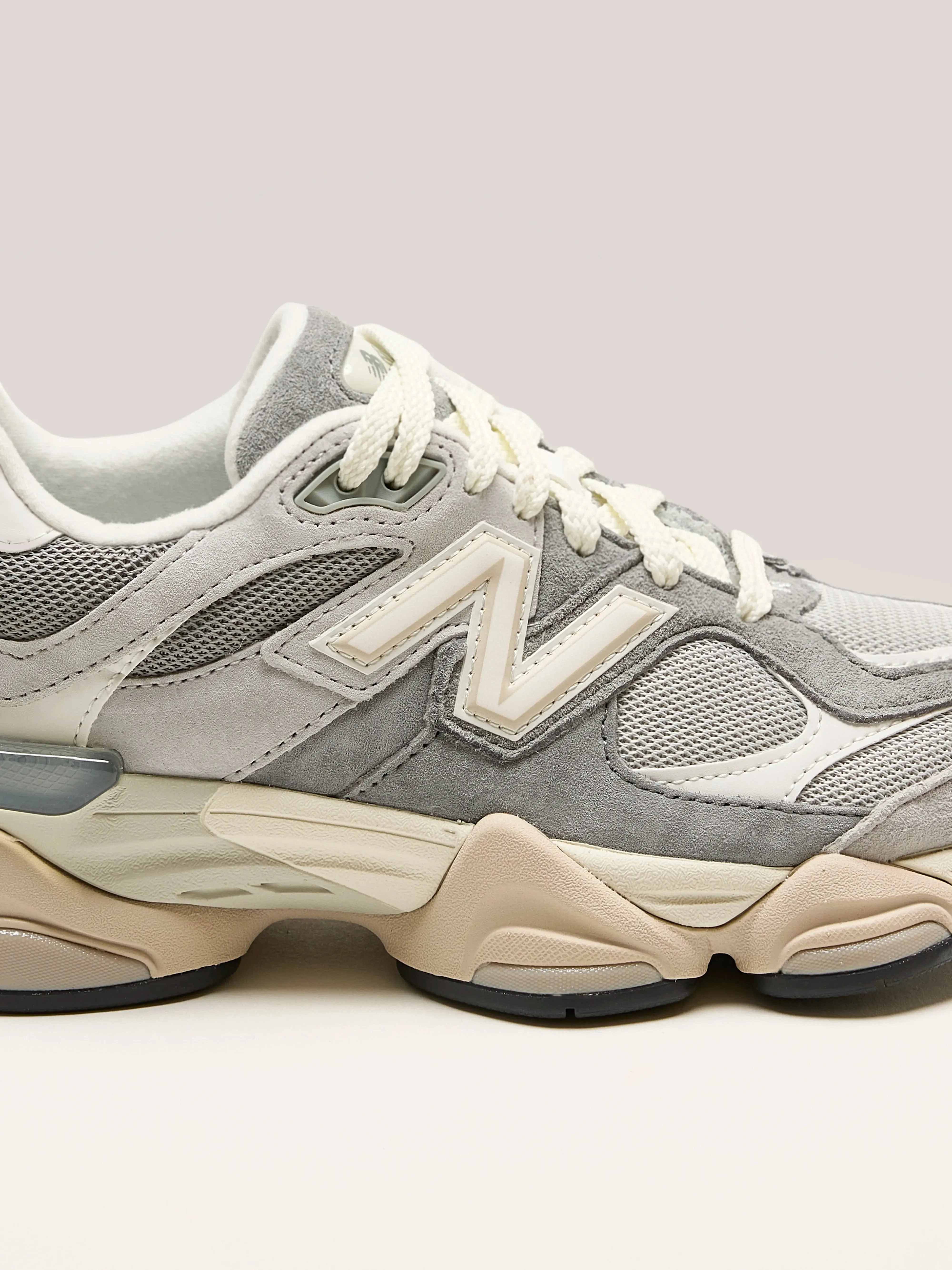 9060 for Women (242 / W / GREY)